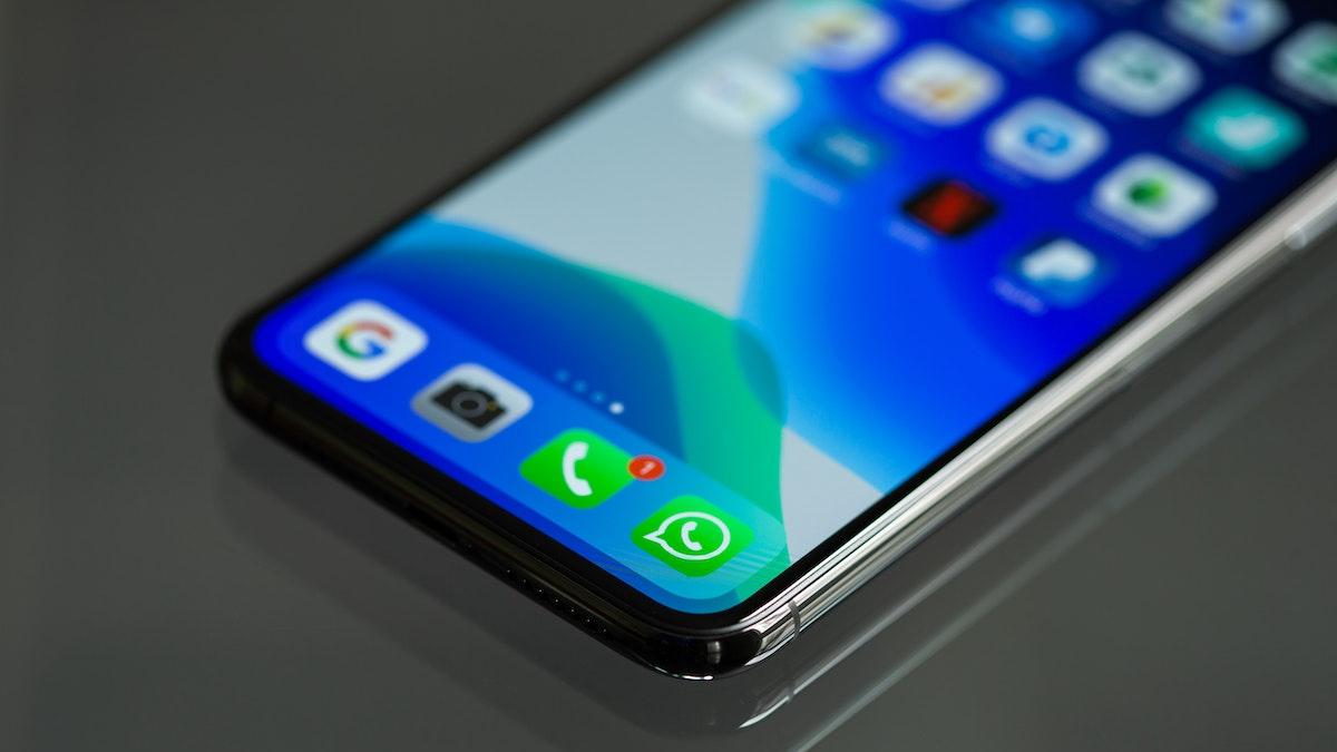 doua miliarde utilizatori telefoane mobile nu folosi whatsapp marti