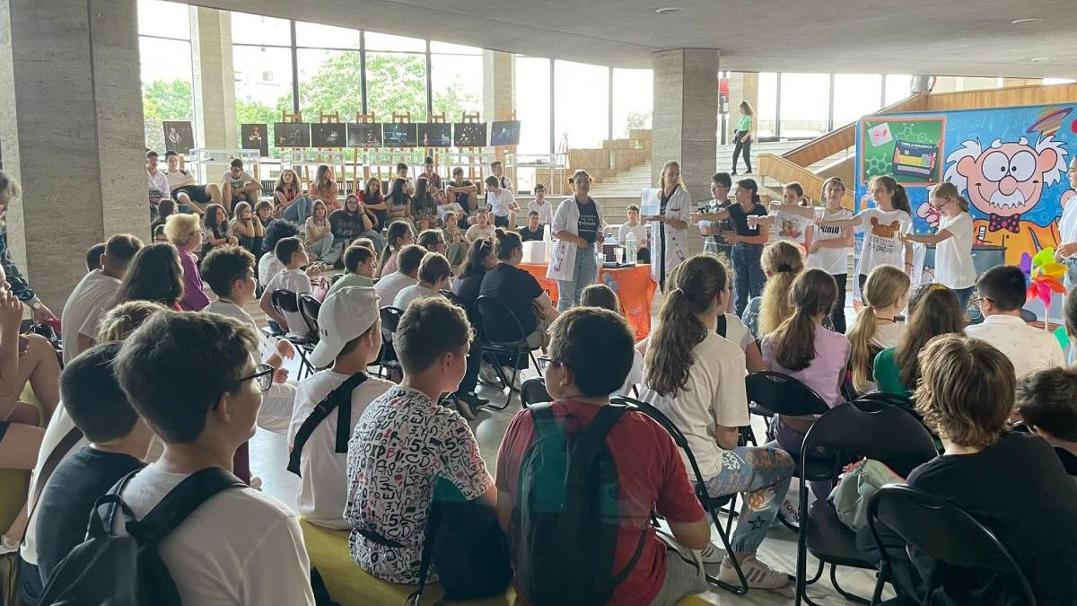 centrul inteligentei teatru marin sorescu craiova romania la inaltime