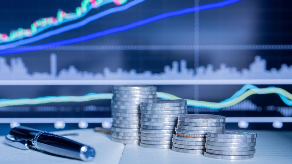 Opt modificări legislative cu impact pe piaţa muncii adoptate în 2022