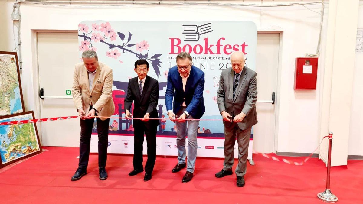 lucian romascanu ministrul culturii deschidere salon bookfest