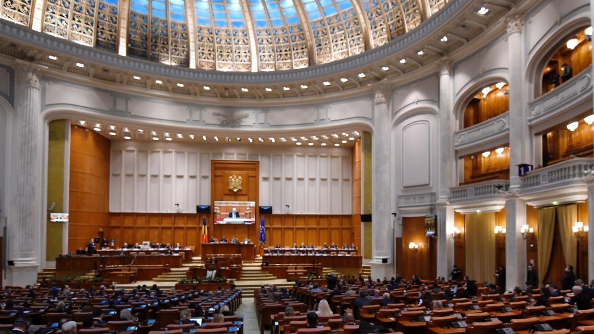 parlamentarii vacanta prelungita 1 iunie rusalii costuri