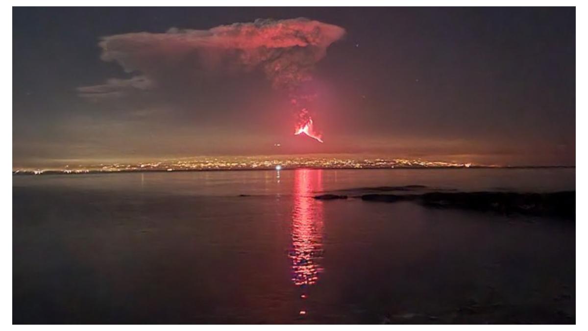 imagini eruptie vulcan etna