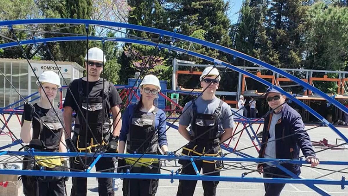viitorii ingineri romani realizare macheta cel mai rezistent pod metalic
