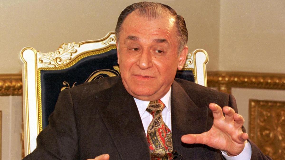 guvernul cere anulare carnet revolutionar ion iliescu