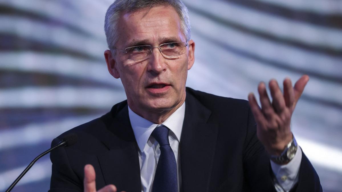 jens stoltenberg seful nato nu mai vine in romania
