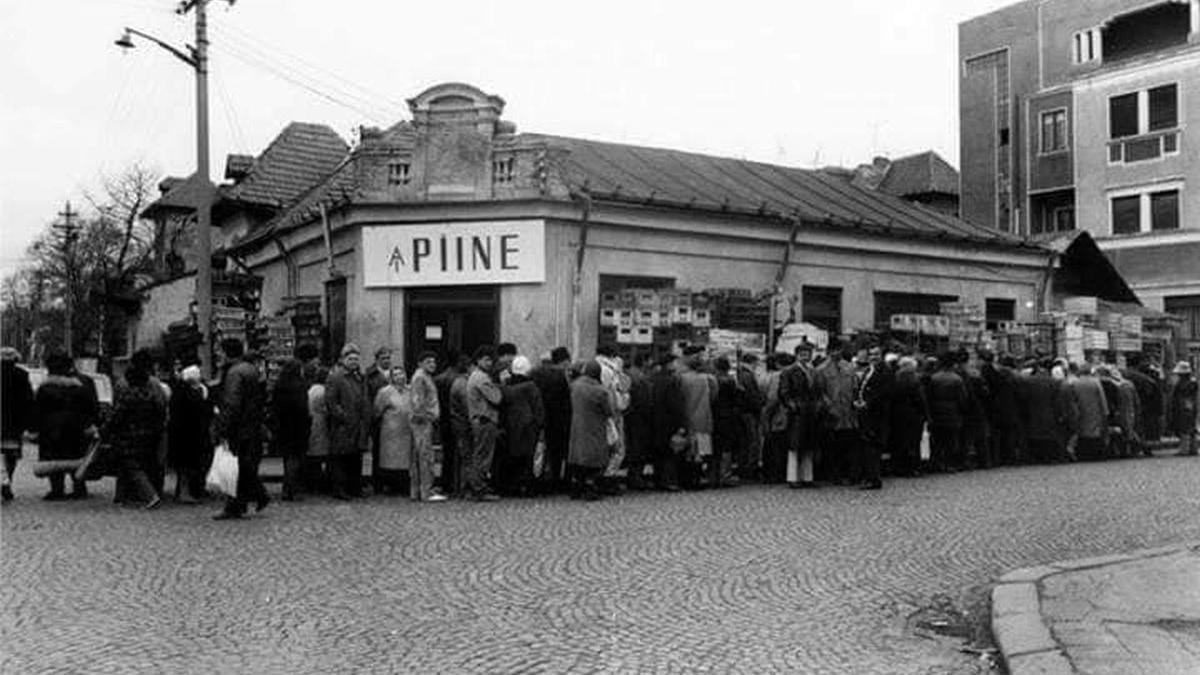 raport tot mai multi tineri regreta comunism