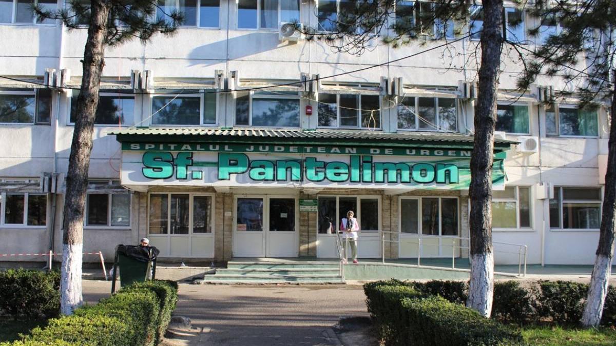 cadru medical agresat pacient vrut arunce geam spital judetean focsani