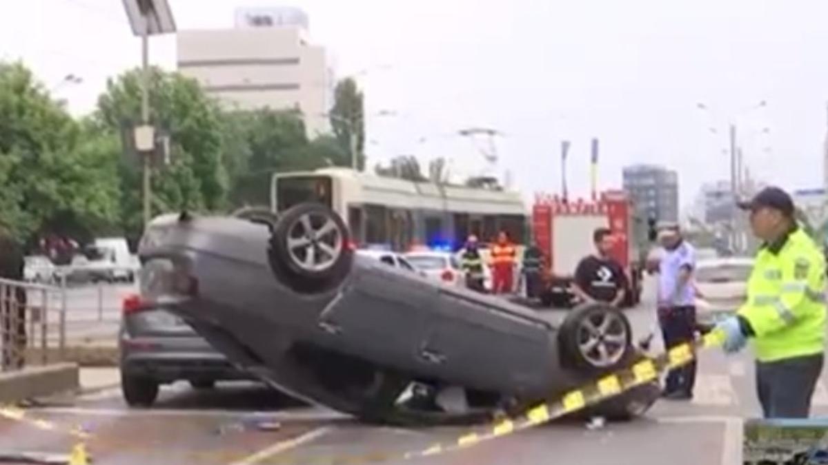accident cu trei masini in capitala o persoana este inarcerata