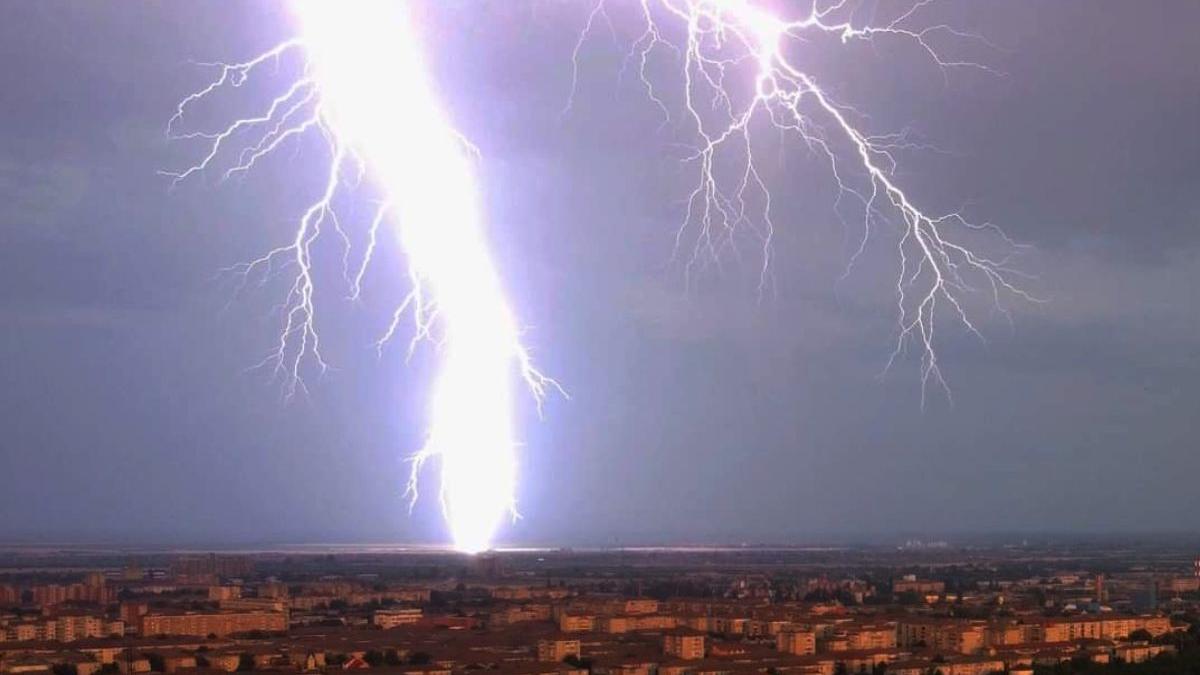 avertizare meteo vreme severa meteorologi ploi vijelii cod galben