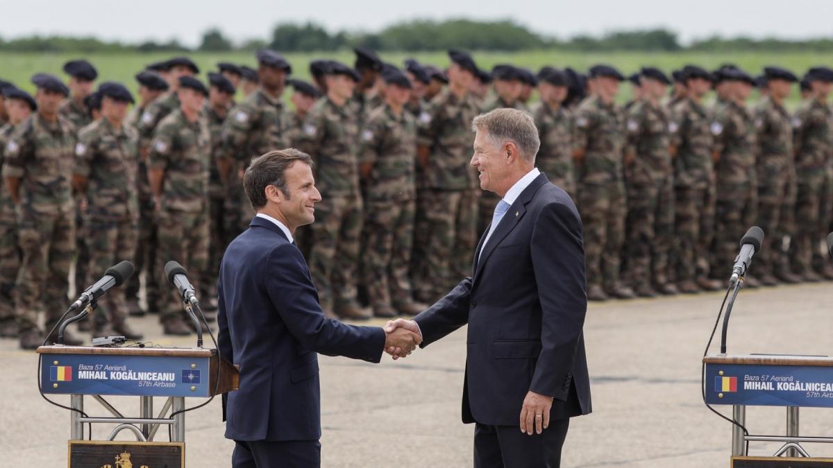 emmanuel macron vizita in romania 15 iunie 2022