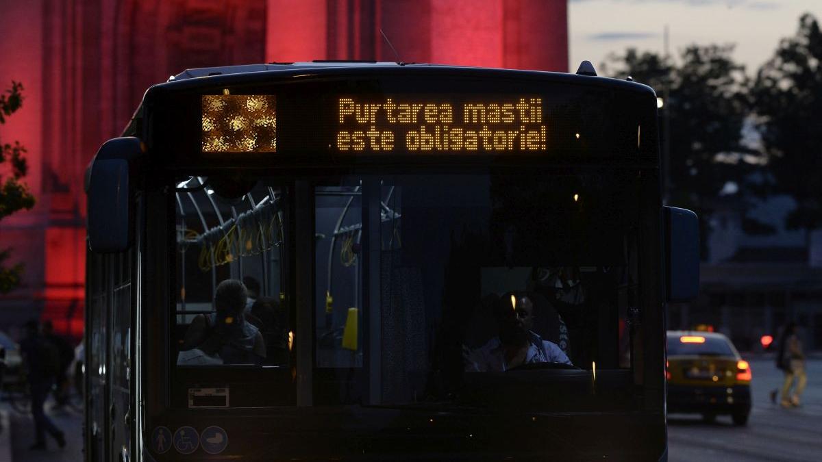 teapa luata bucurestean astepta autobuz statie sofer nu oprit replica stb