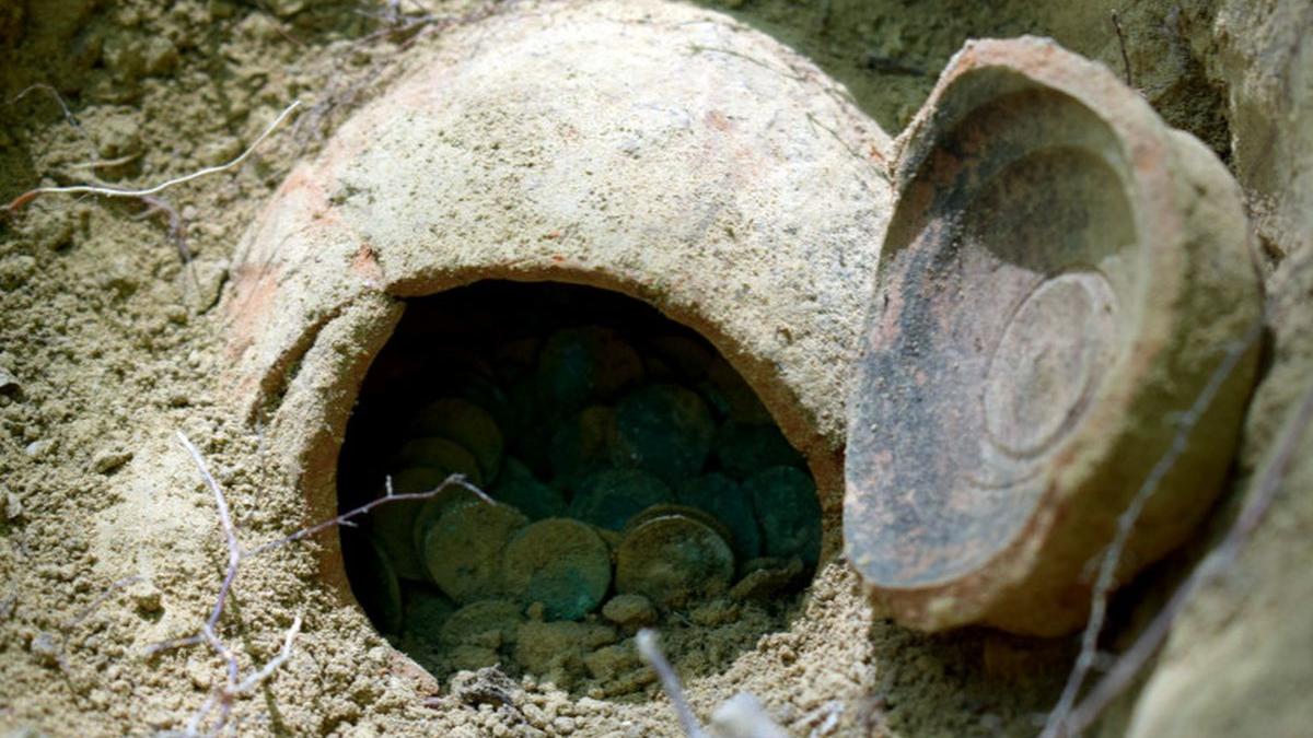 tezaur vechi monede argint bronz cautator de comori mures