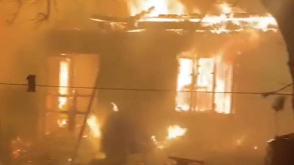 fetita intoxicata fum mama bunica casa foc iasi