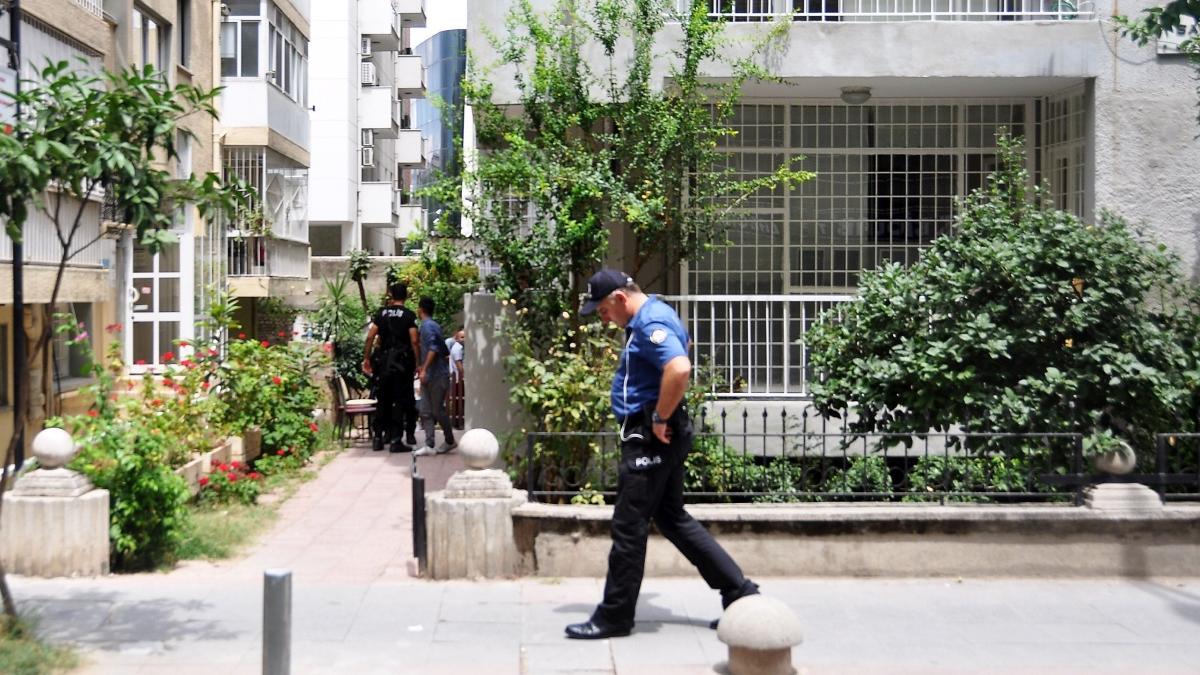 romanca fiul 18 ani ucisi politist turc sot tatal victime