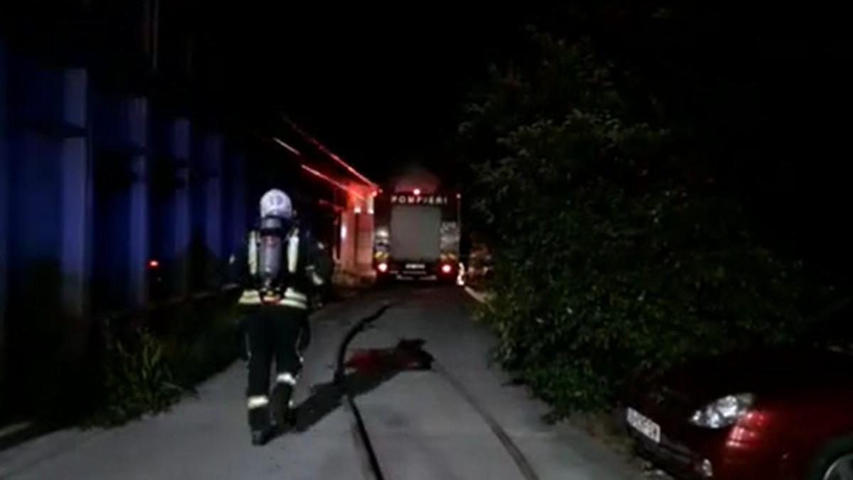 incendiu proportii depozit hartie igienica langa bucuresti