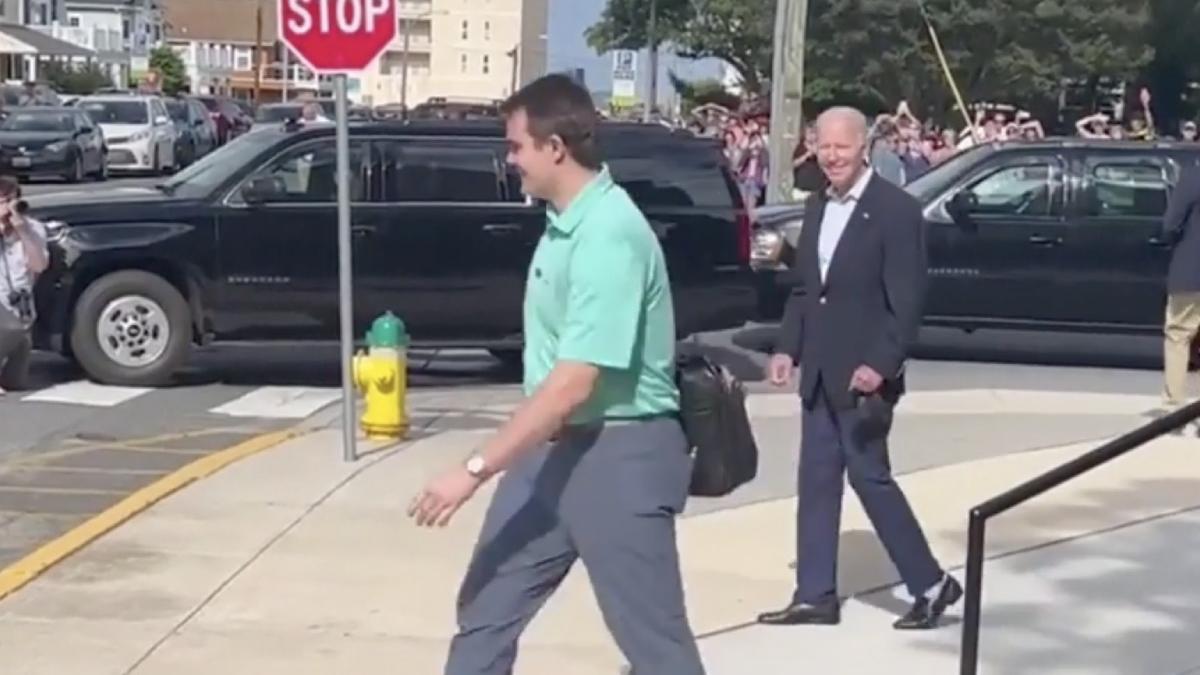 presedinte sua joe biden topait jurnalisti se simte bine cazut bicicleta