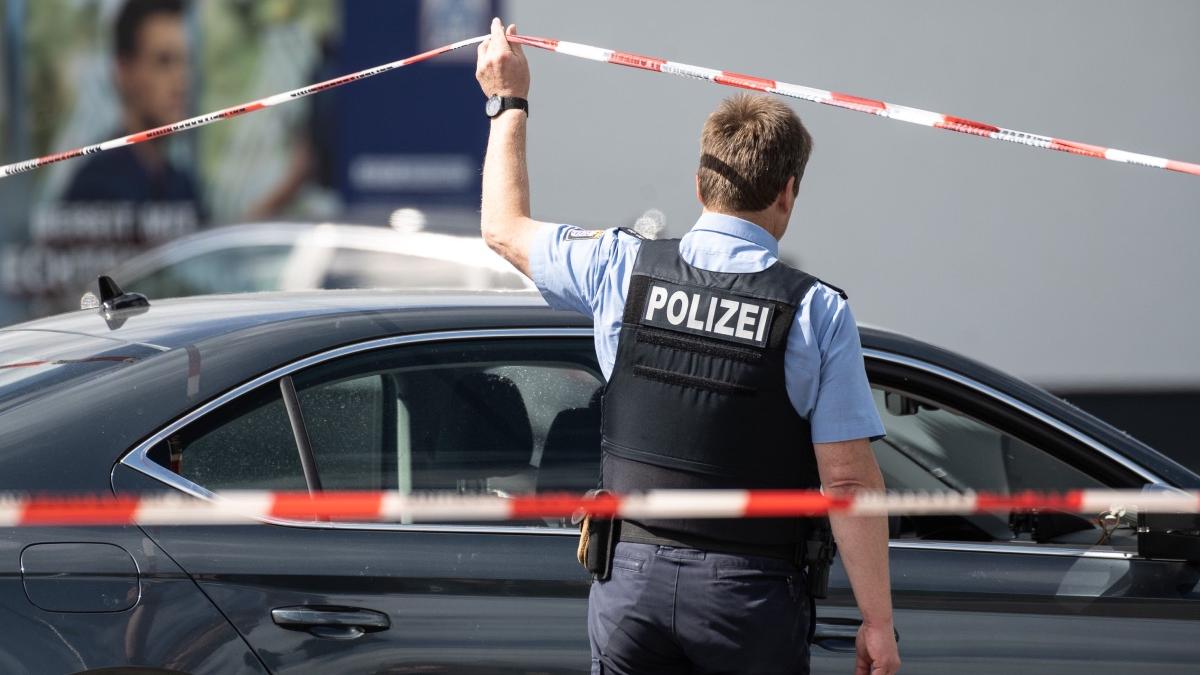 fetita 3 ani inchisa masina mama se distra centrul vechi dusseldorf