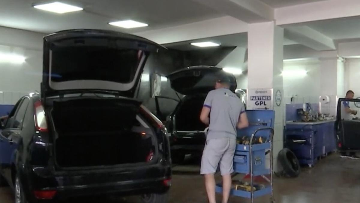 romani monteaza sistem gpl masina pret carburant cat costa