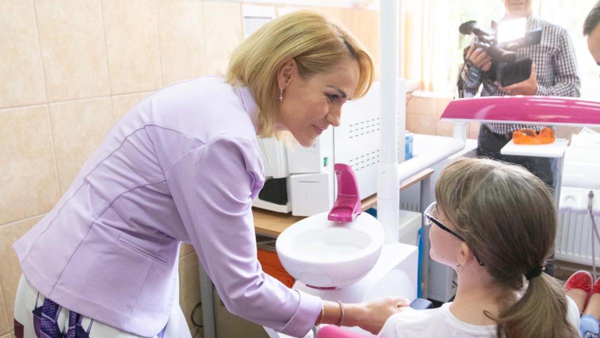 gabriela firea critica nicusor dan proiect smile anulat vouchere aparate dentare