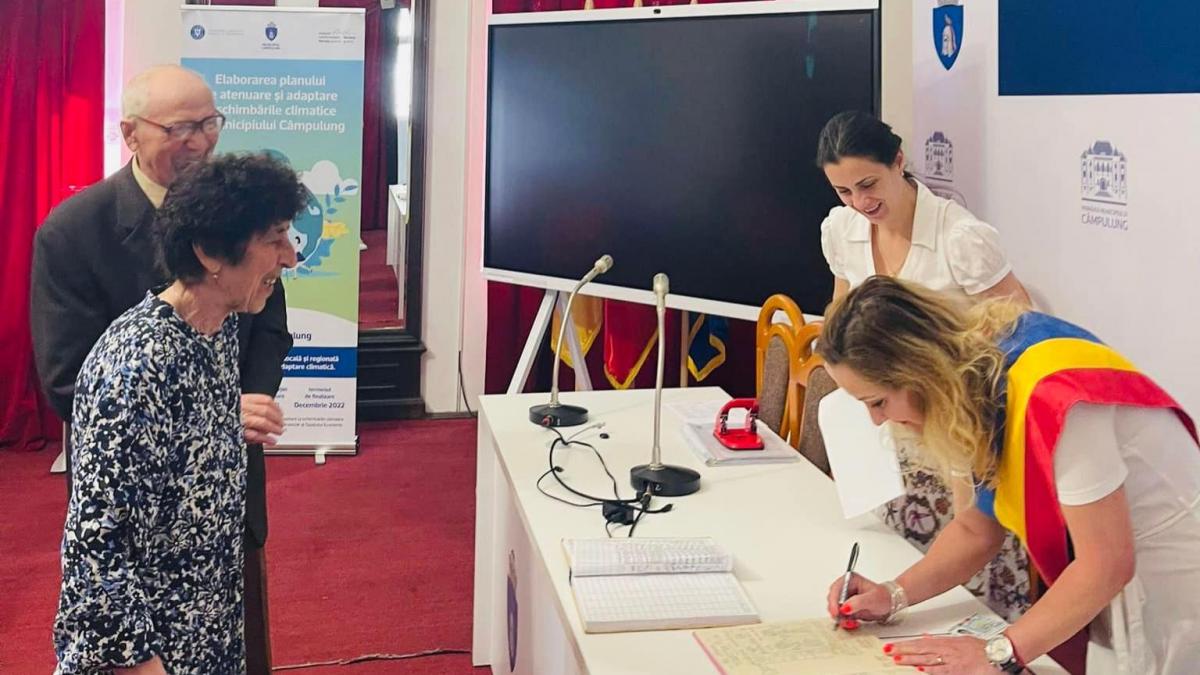 pensionari campulung casatorie