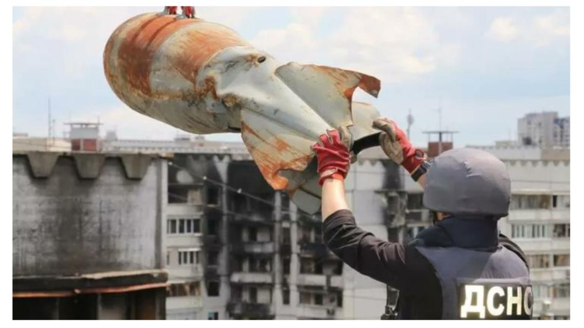 uncrainean locuieste racheta neexplodata casa