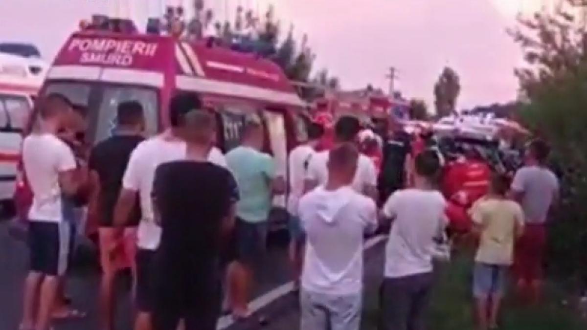 accident grav judetul dambovita butimanu 11 persoane ranite