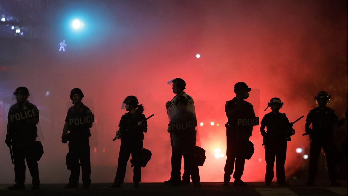 americani gata sa ridice arme guvern