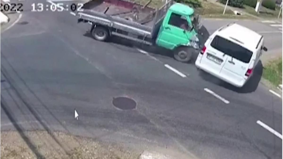 accident timis microbuz muncitori utilitara