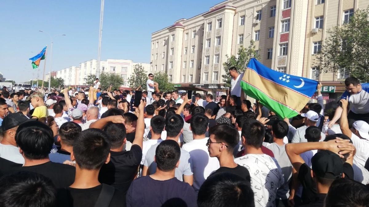 proteste masive uzbekistan