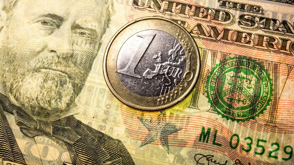 euro minim 20 ani dolar