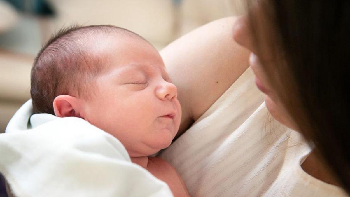 fata botosani nascut in ambulanta in drum spre maternitate