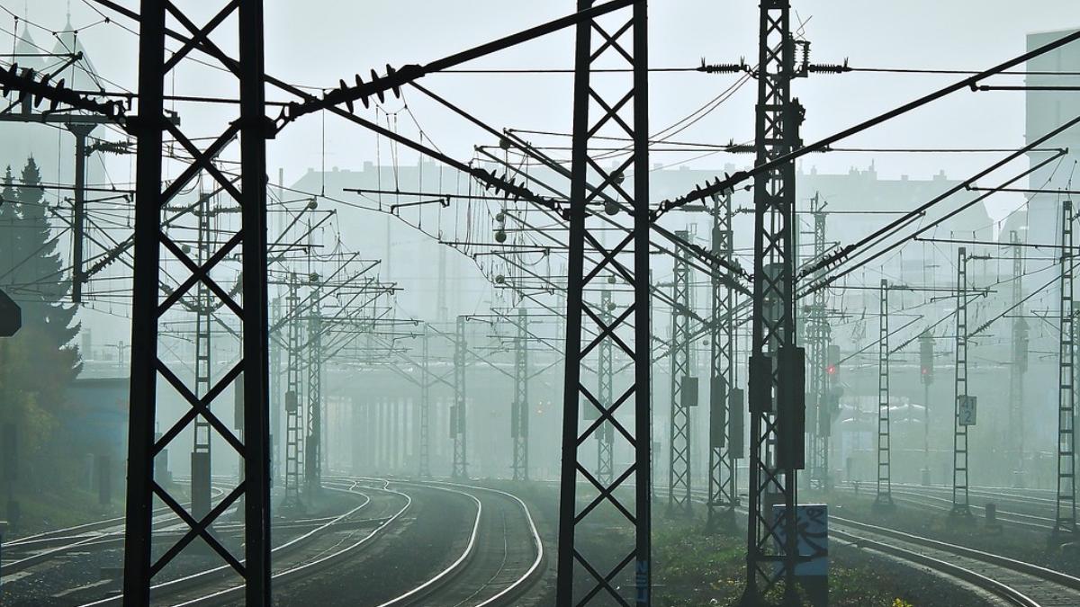 baiat 14 ani electrocutat sine cale ferata ploaiesti spital arsuri grad 3 4