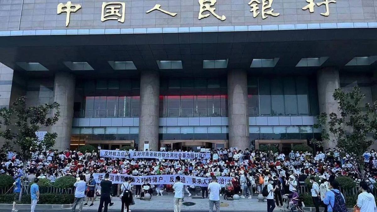 banci bani oameni batuti agenti civil china