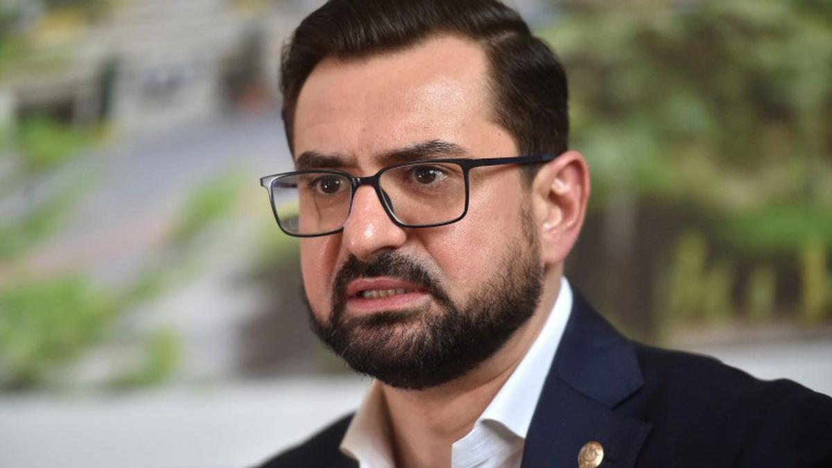 fost ministru adrian chesnoiu cercetat penal instigare abuz serviciu