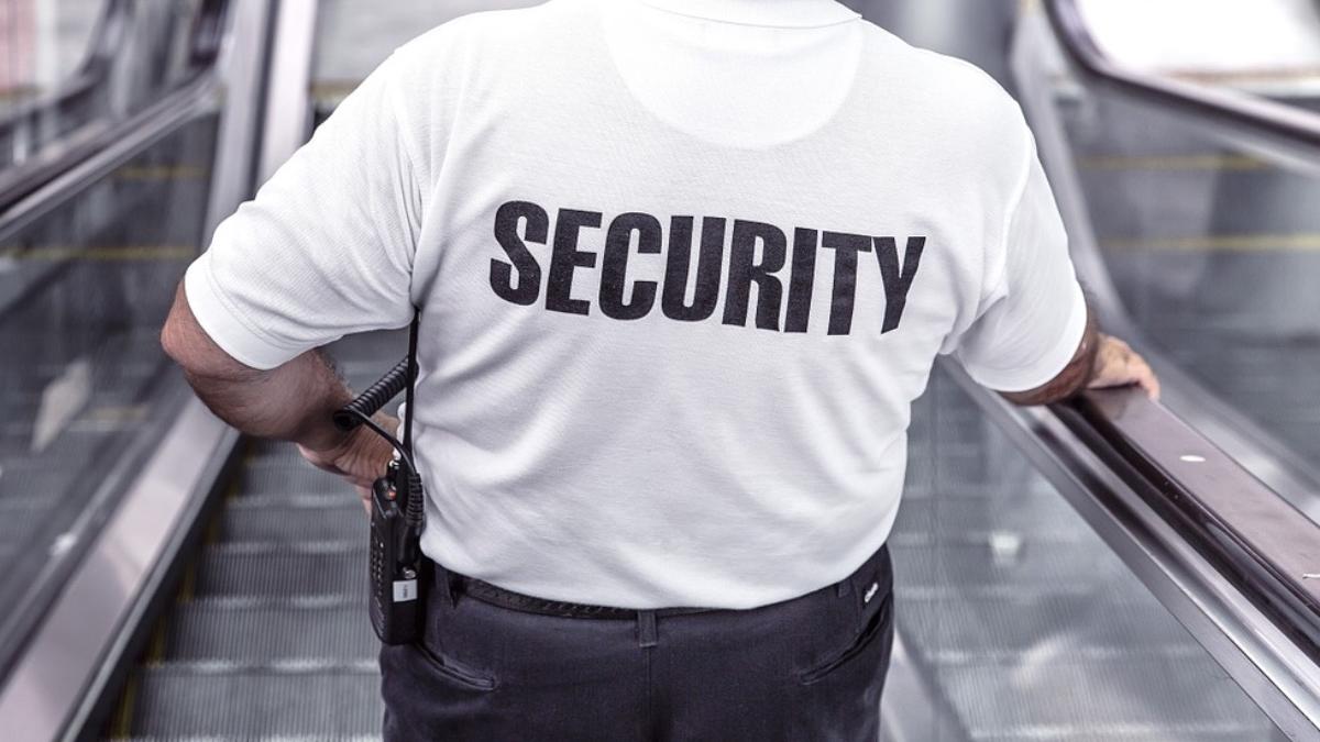 tanar botosani viral angajare bati gard