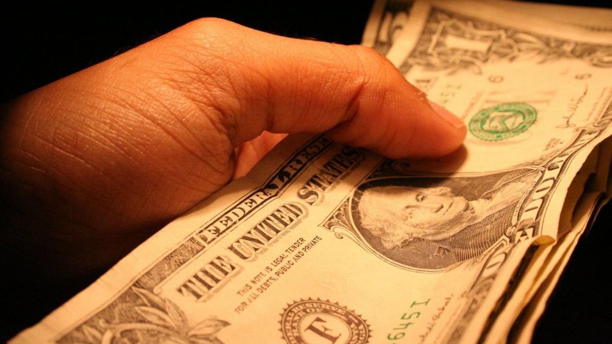 dolar maxim istoric curs valutar bnr 12 iulie 2022