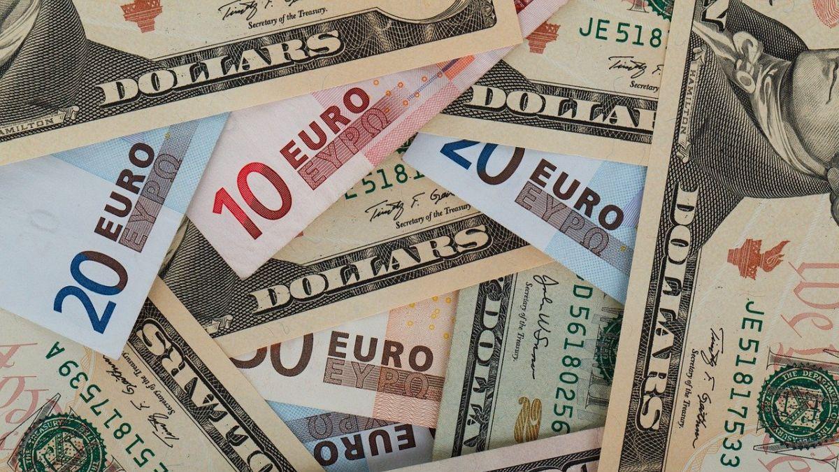 euro scade minim ultimii 20 ani paritate dolar