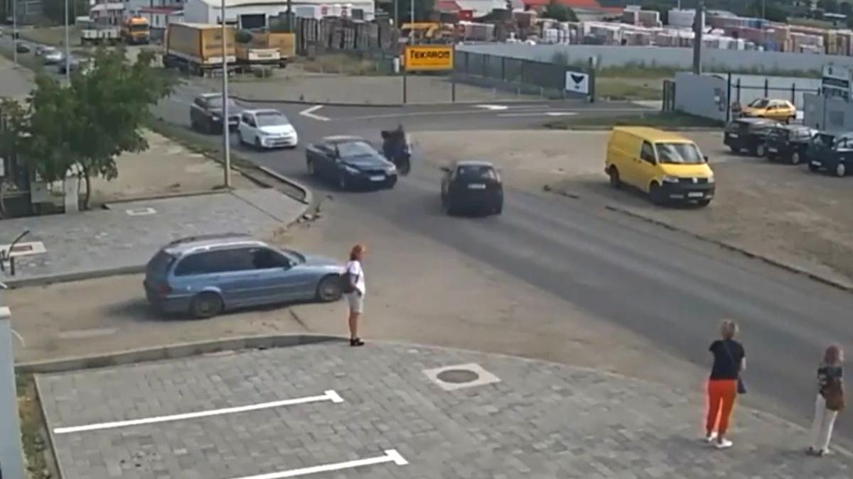 motociclist accident targu mures filmat camera supraveghere