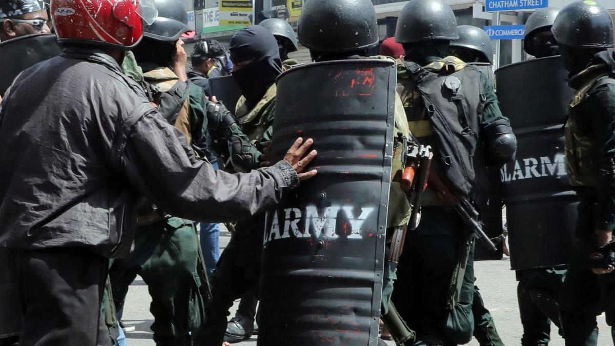 stare urgenta sri lanka protestatari prim ministru presedinte fugit tara