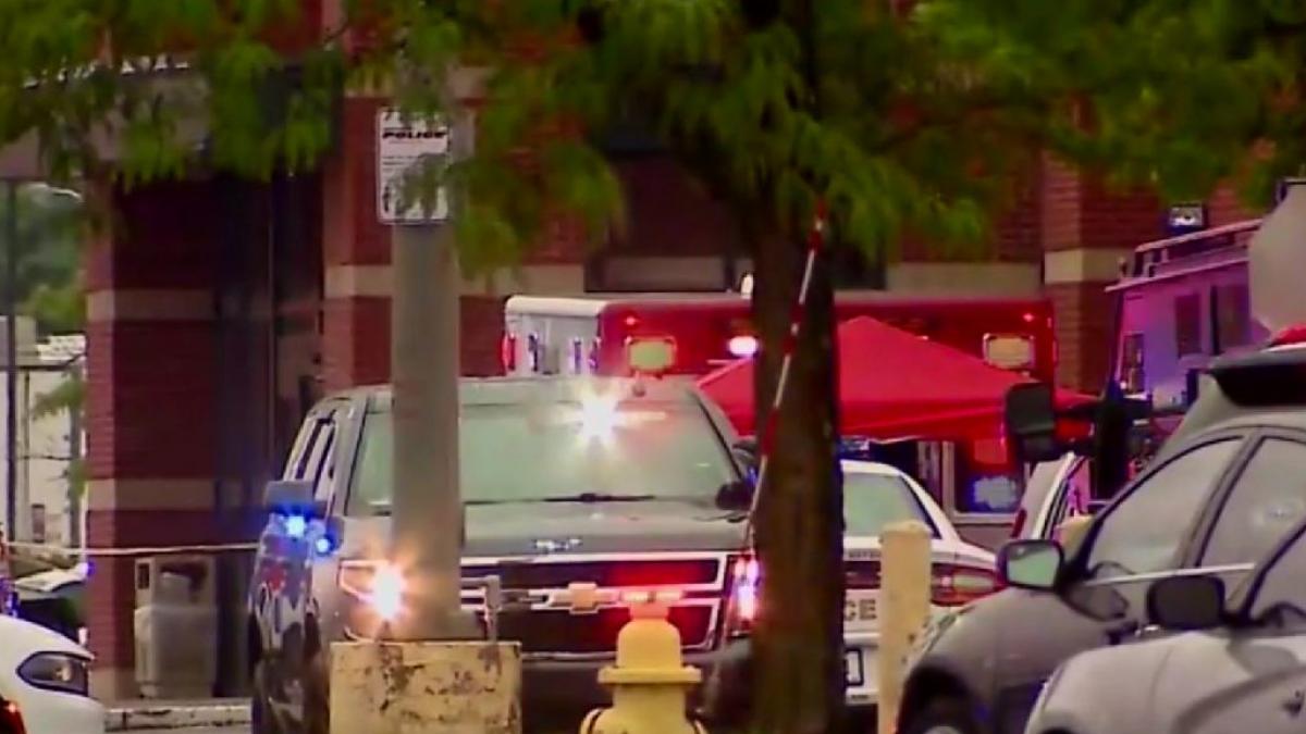 atac armat statele unite indiana mall doi morti doi raniti