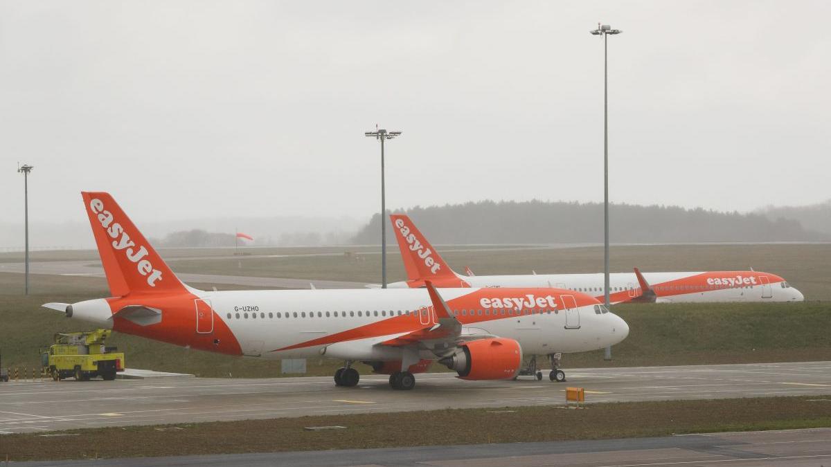 caldura iad marea britanie aeroport luton pista topit baza militara