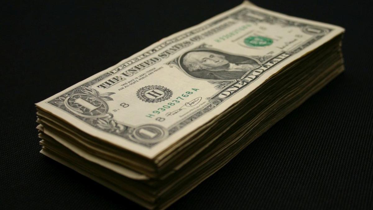 dolarul nou maxim curs valutar bnr 20 iulie 2022