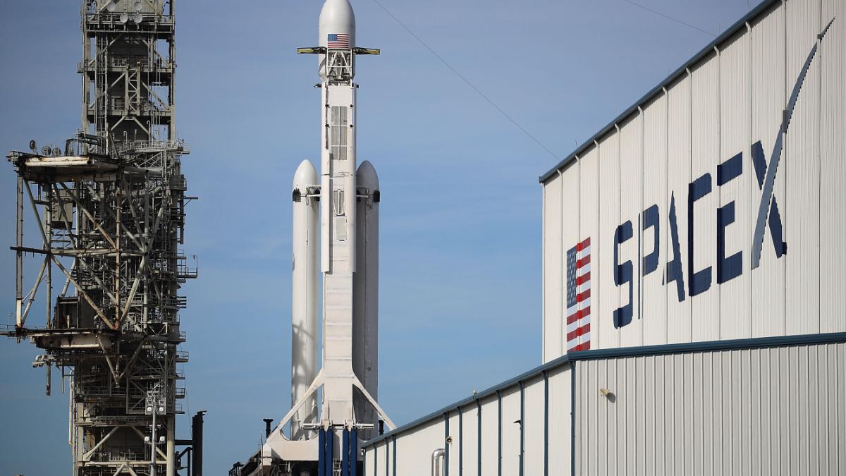 nasa semneaza contract spacex