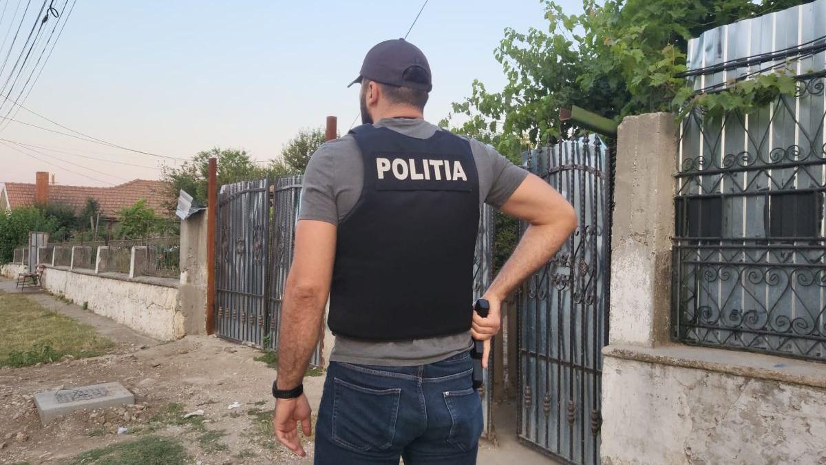 hoti catalizatoare constanta mascati politisti