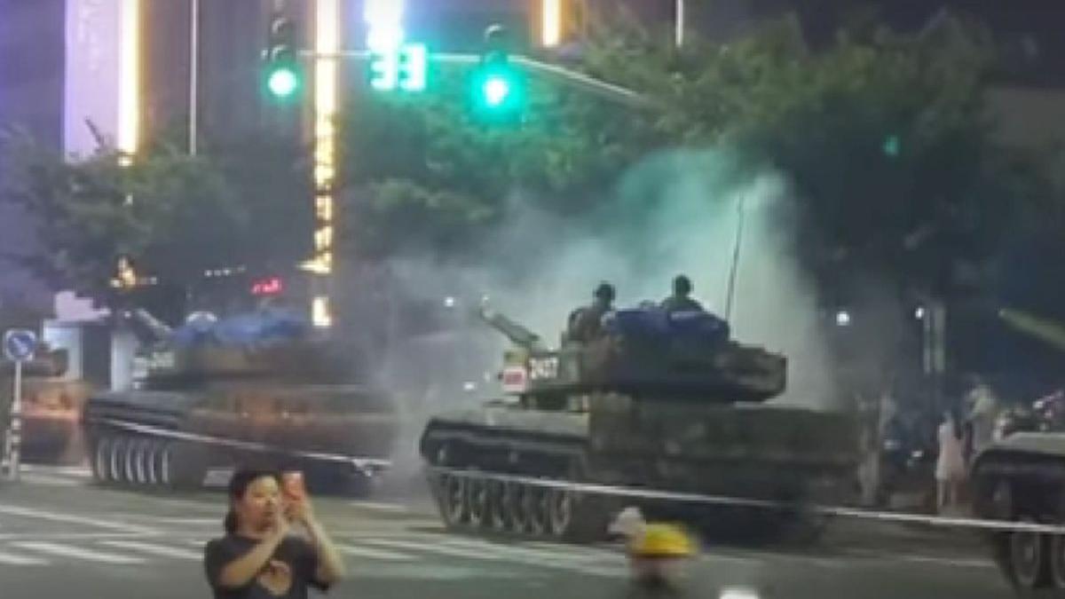 tancuri pe strazi banci deponenti china