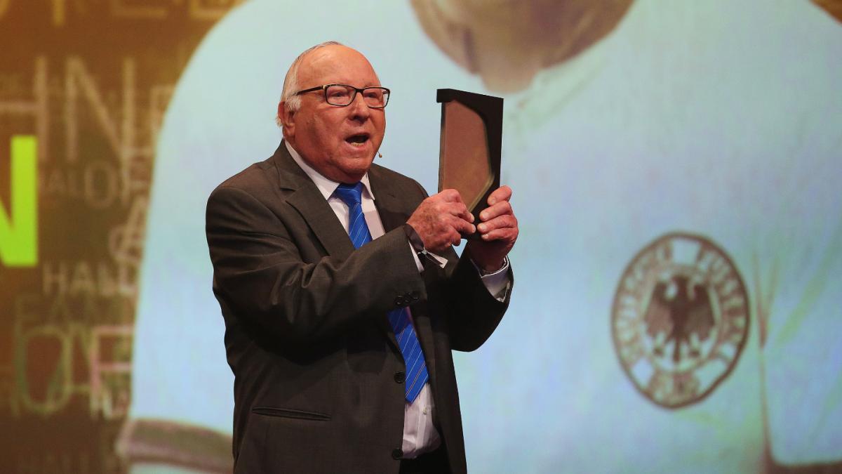 uwe seeler jucator fotbal german a murit
