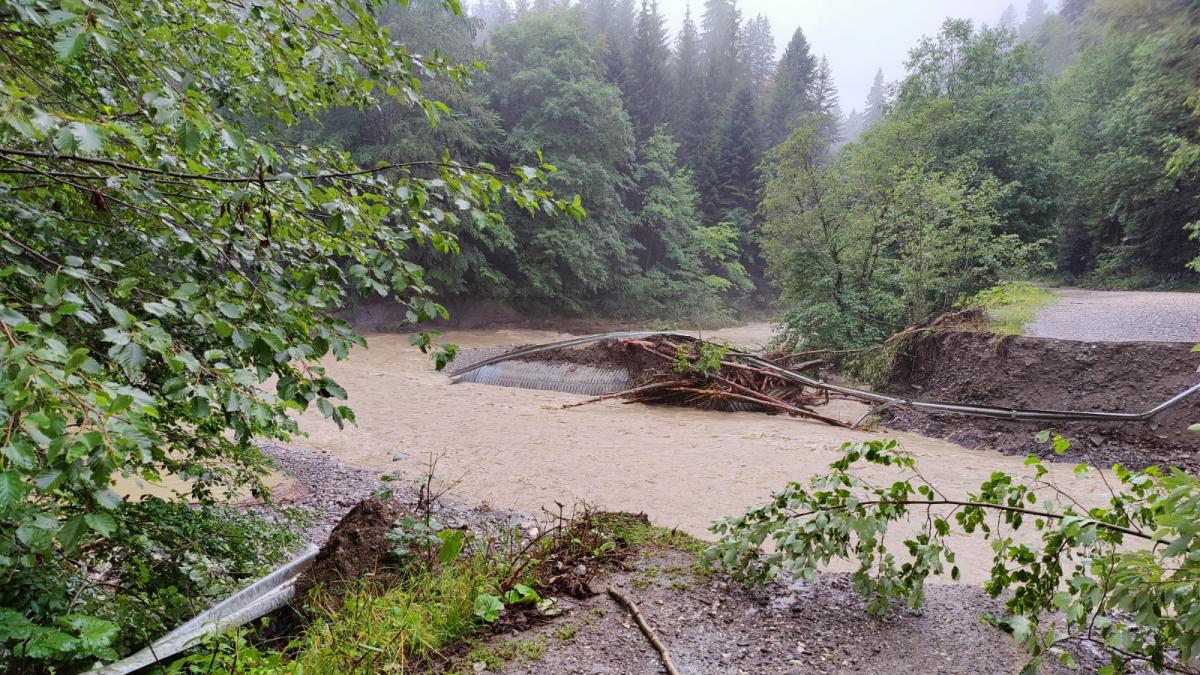 avertizari cod galben pericol inundatii zeci rauri intreaga tara