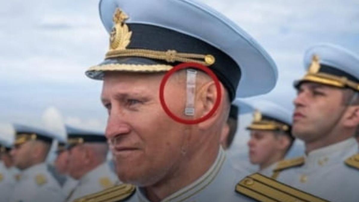 comandant rus cascheta bretea sutien ironii