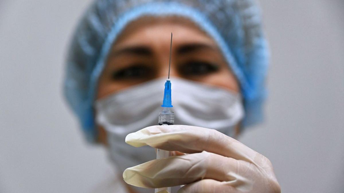 epidemiologii prognozeaza 30000 cazuri covid zilnic varf val sase