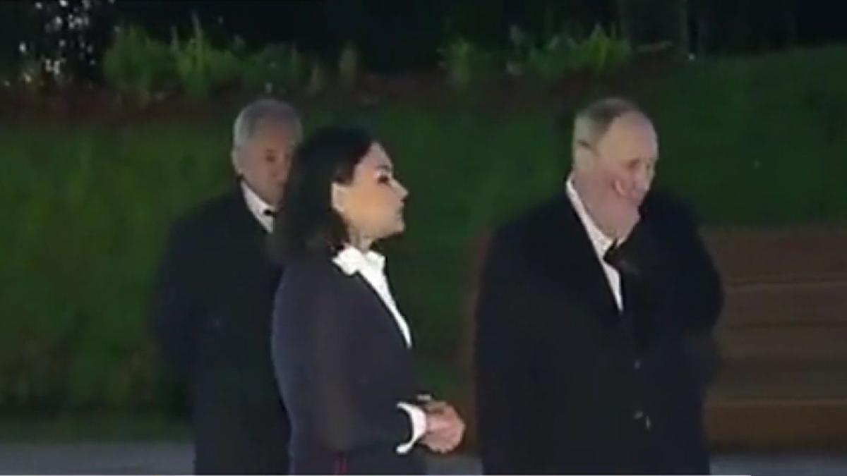 vladimir putin incapabil sa miste mana dreapta